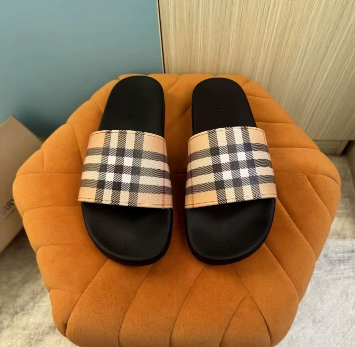 Men’s Classic Plaid Slide Sandals